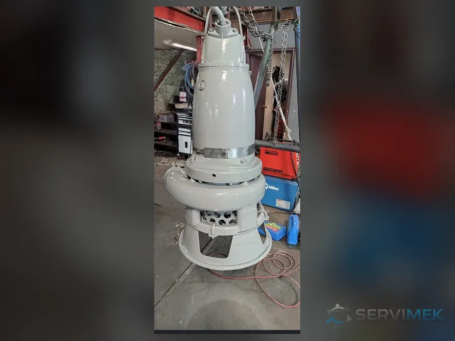 Bomba sumergible Flygt de 20 HP restaurada en el taller de SERVIMEK