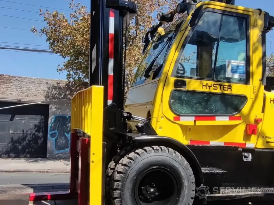 Horquilla Hyster de 8 toneladas reparado en el taller de SERVIMEK